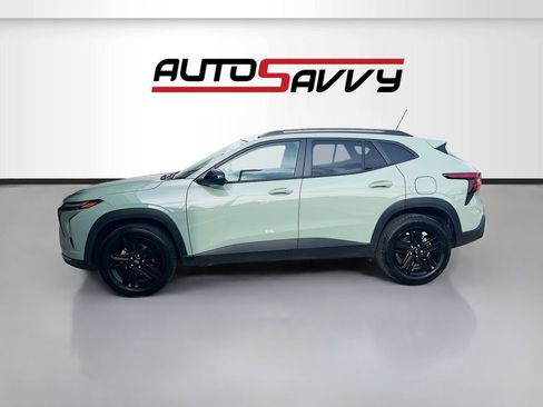Used 2025 Chevrolet Trax ACTIV w/ Sunroof Package FWD image 4
