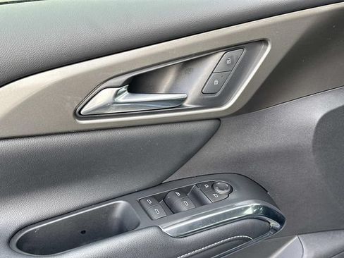 Used 2025 Chevrolet Traverse LT w/ Driver Confidence Package FWD image 19