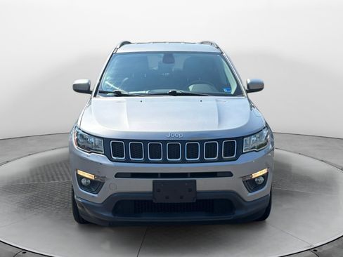 Used 2018 Jeep Compass Latitude w/ Cold Weather Group AWD/4WD image 2