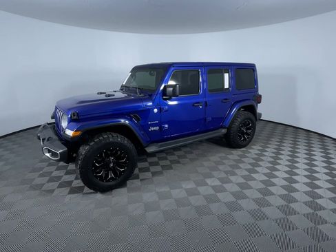 Used 2018 Jeep Wrangler Unlimited Sahara image 4