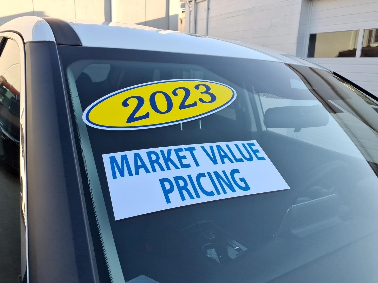 Used 2023 Nissan Rogue S AWD/4WD image 11