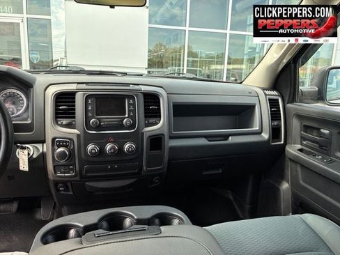 Used 2017 RAM 1500 Express AWD/4WD image 13
