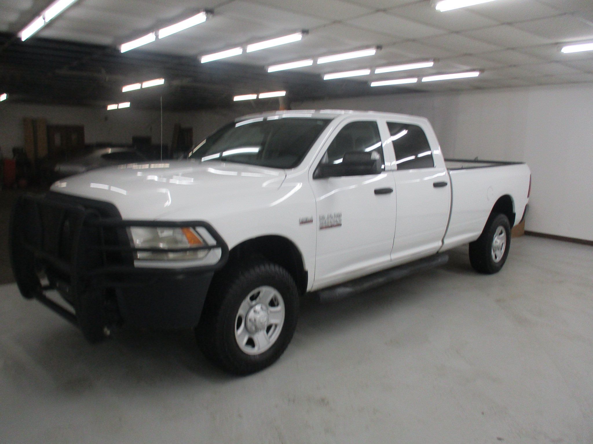 Used 2015 RAM 3500 Tradesman w/ Protection Group AWD/4WD image 3