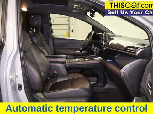 Used 2023 Toyota Sienna XSE FWD image 16