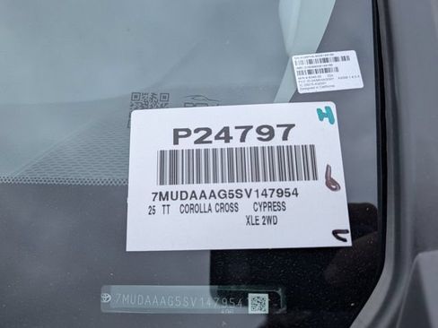 Used 2025 Toyota Corolla Cross XLE w/ Convenience Package FWD image 36