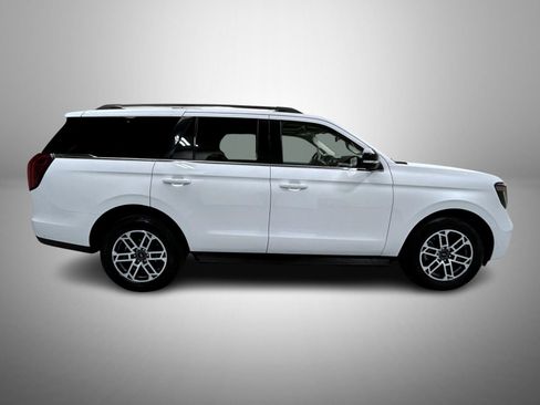 Used 2025 Ford Expedition Active AWD/4WD image 4