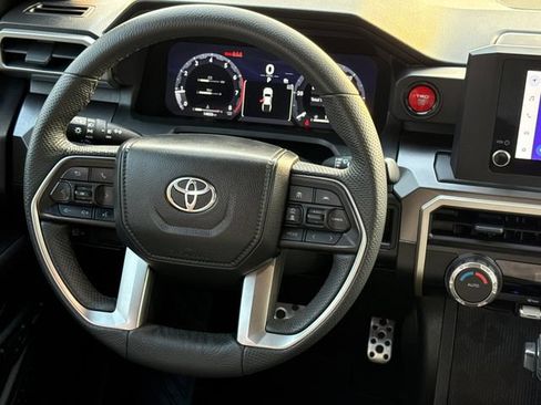 Used 2025 Toyota Tacoma TRD Sport AWD/4WD image 11