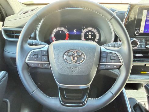 Used 2025 Toyota Highlander XSE image 29