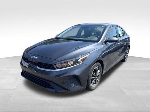 Certified 2024 Kia Forte LXS FWD image 1