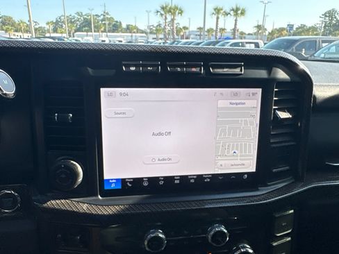 Used 2024 Ford F250 Lariat w/ Lariat Ultimate Package AWD/4WD image 28