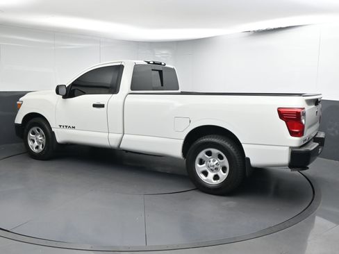Used 2019 Nissan Titan S image 6