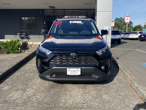Certified 2025 Toyota RAV4 XLE FWD image 3