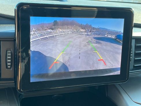 Used 2022 Ford Explorer XLT w/ Class IV Trailer Tow Package image 10