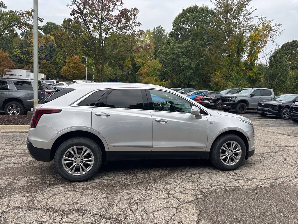 Used 2020 Cadillac XT5 Premium Luxury w/ LPO, Floor Liner Package FWD image 6