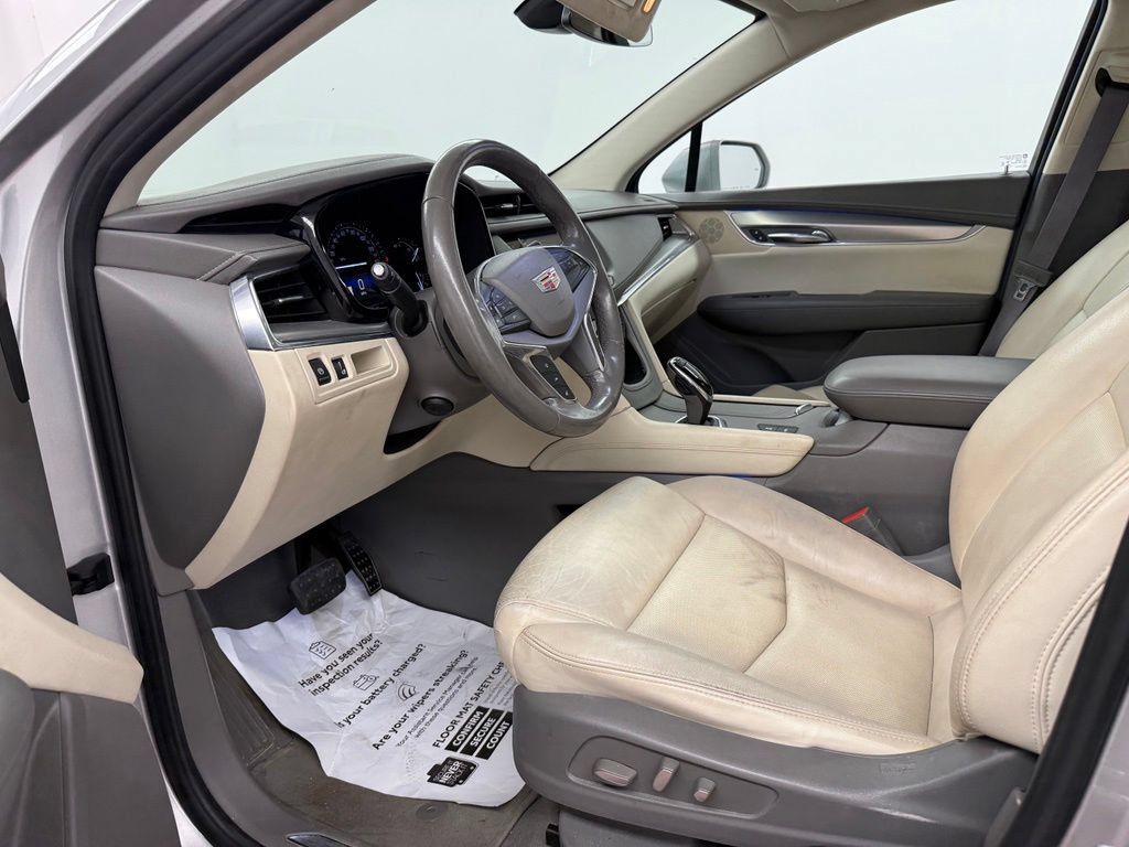 Used 2019 Cadillac XT5 Premium Luxury FWD image 10