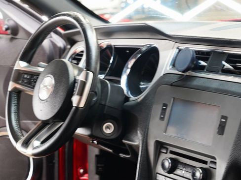 Used 2013 Ford Mustang GT Premium RWD image 37