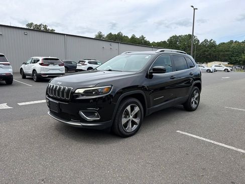 Used 2019 Jeep Cherokee Limited w/ Trailer Tow Group AWD/4WD image 2