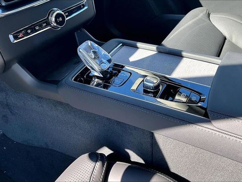 New 2026 Volvo XC90 T8 Ultra w/ Protection Package Premier image 28