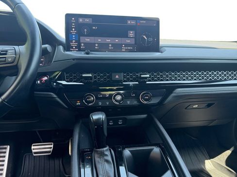 Used 2024 Honda Accord Sport image 11