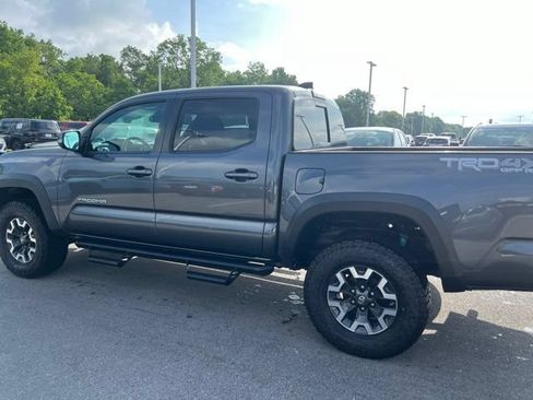 Used 2021 Toyota Tacoma TRD Off-Road AWD/4WD image 7