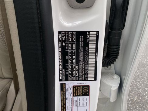 Used 2022 Mercedes-Benz GLC 300 4MATIC image 25