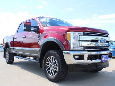 Used 2017 Ford F350 Lariat w/ Lariat Value Package AWD/4WD image 3