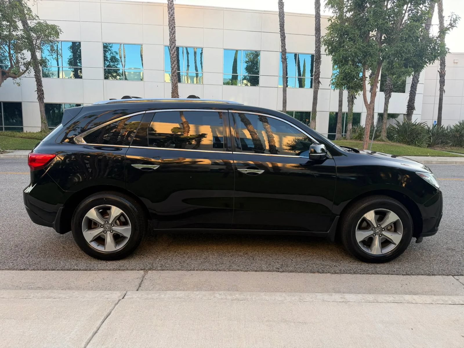 Used 2015 Acura MDX FWD image 4