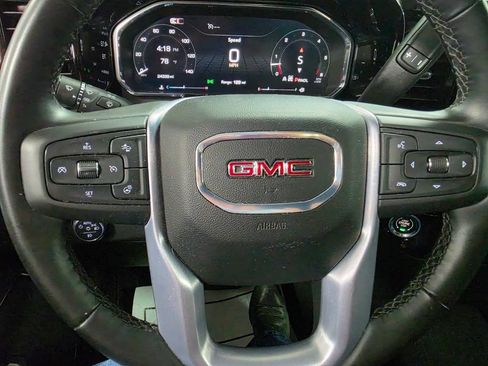 Used 2026 GMC Sierra 1500 SLT AWD/4WD image 17