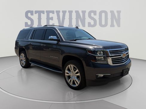 Used 2018 Chevrolet Suburban Premier AWD/4WD image 7