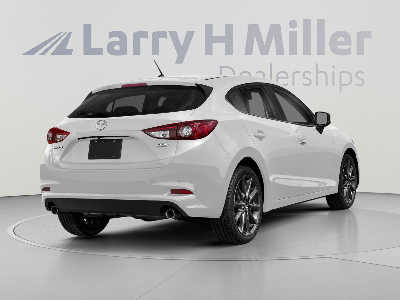 Used 2018 MAZDA MAZDA3 Touring FWD image 2