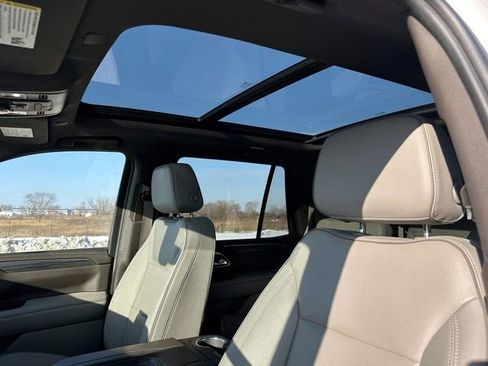 Used 2022 GMC Yukon SLT w/ SLT Premium Package image 22