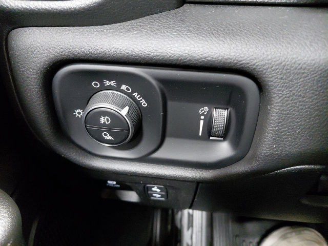Used 2025 RAM 1500 Big Horn AWD/4WD image 39