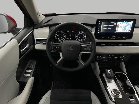 New 2026 Mitsubishi Outlander SE AWD/4WD image 13