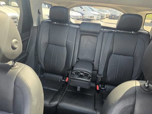 Used 2018 Land Rover Discovery Sport HSE image 43