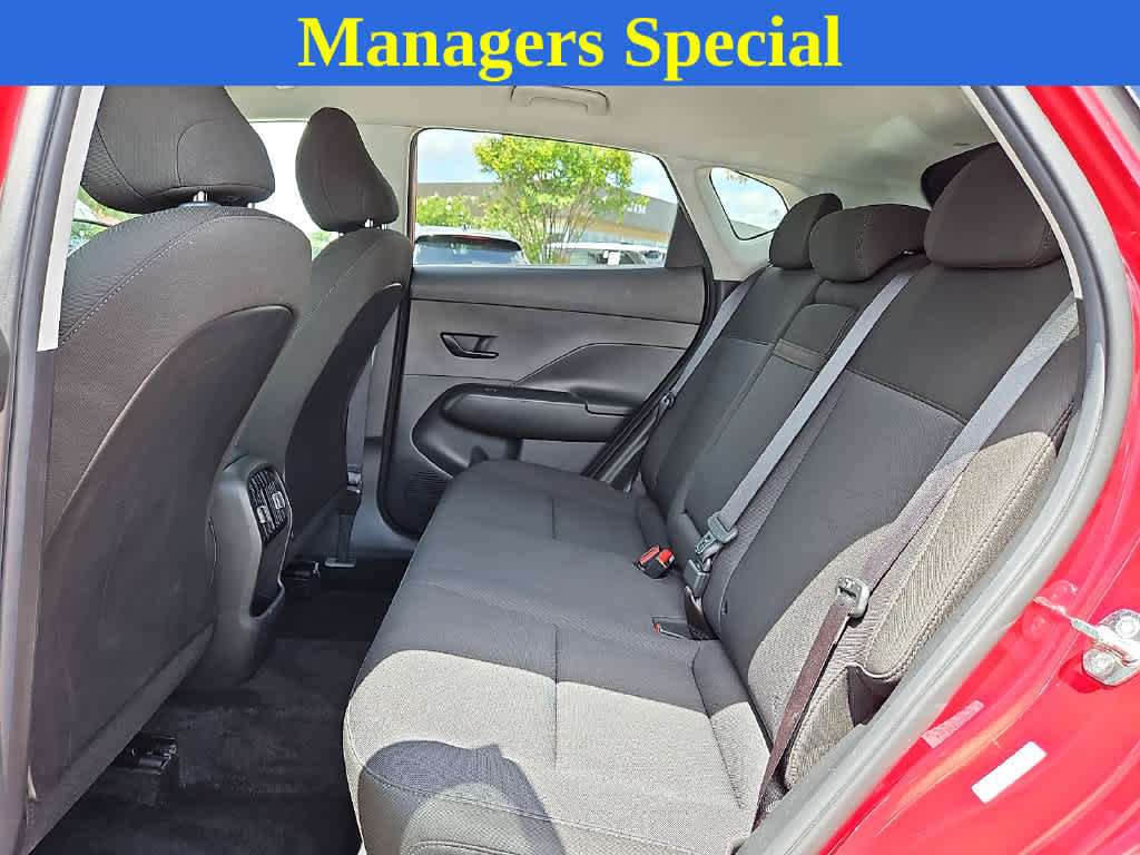 Used 2025 Hyundai Kona SEL FWD image 9
