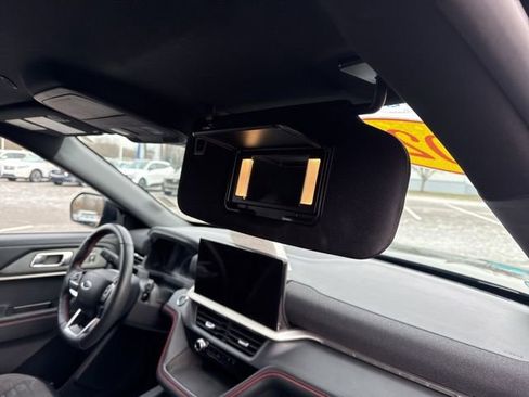 Used 2025 Ford Explorer ST-Line w/ ST-Line Street Pack image 60