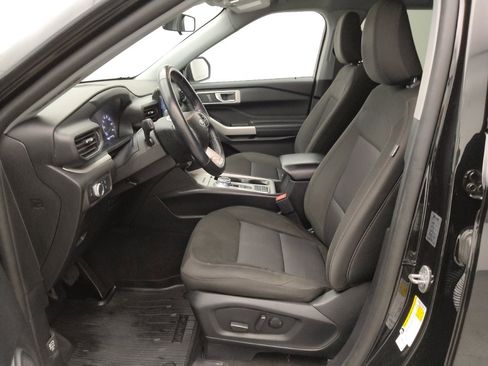 Used 2022 Ford Explorer XLT image 17