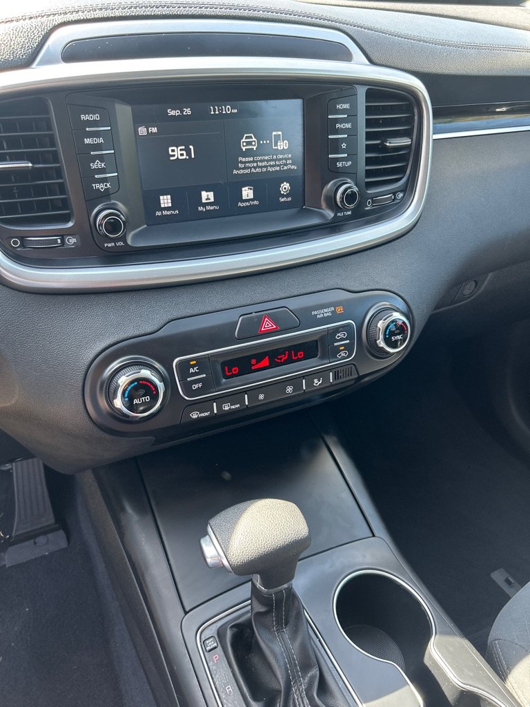Used 2019 Kia Sorento AWD V6 image 11