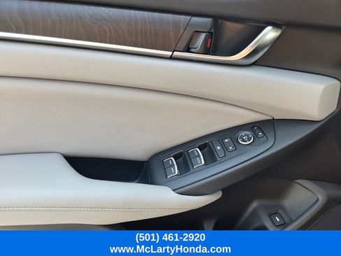 Used 2018 Honda Accord EX image 36