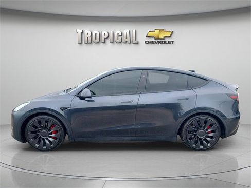 Used 2024 Tesla Model Y Performance image 2