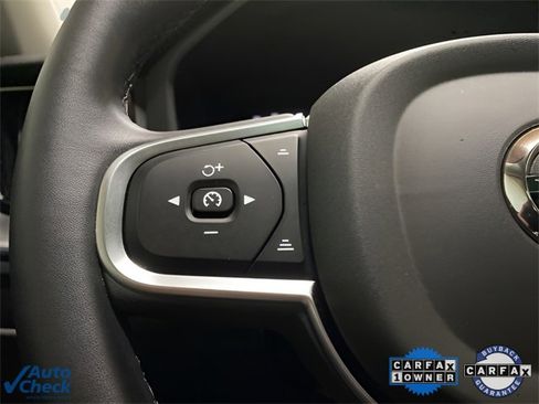 Used 2025 Volvo XC60 B5 Core image 28