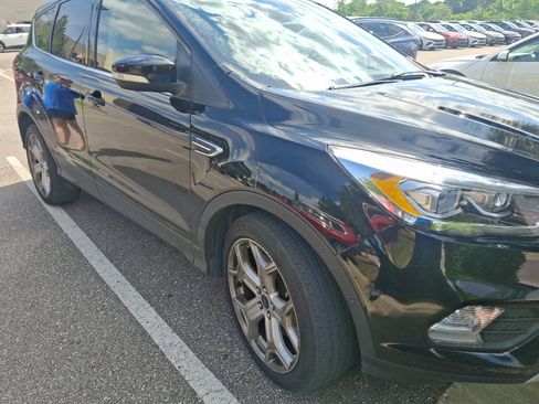 Used 2019 Ford Escape Titanium FWD image 10