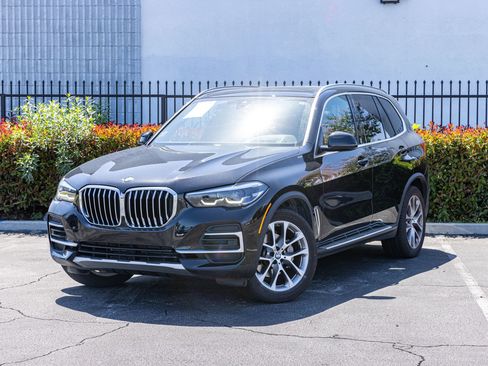 Used 2022 BMW X5 xDrive40i w/ Premium Package AWD/4WD image 16
