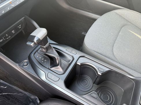 Used 2025 Kia K4 LXS image 40