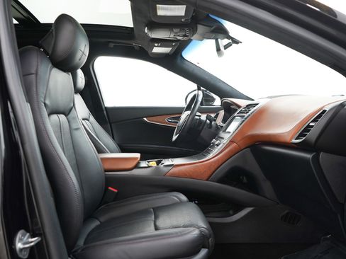 Used 2019 Lincoln Nautilus Black Label AWD/4WD image 11
