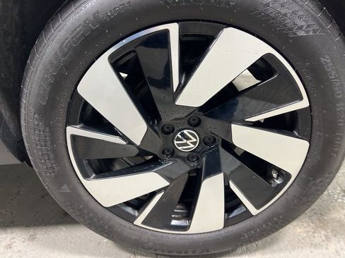 Used 2025 Volkswagen Atlas Cross Sport SE image 38