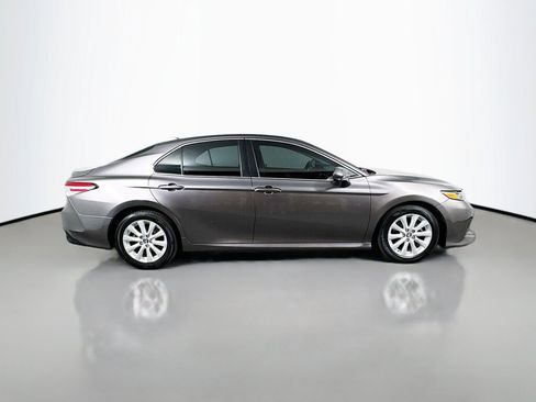 Used 2019 Toyota Camry LE FWD image 6