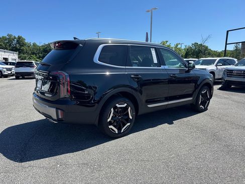 Used 2025 Kia Telluride EX w/ EX Captain's Chair Package FWD image 3