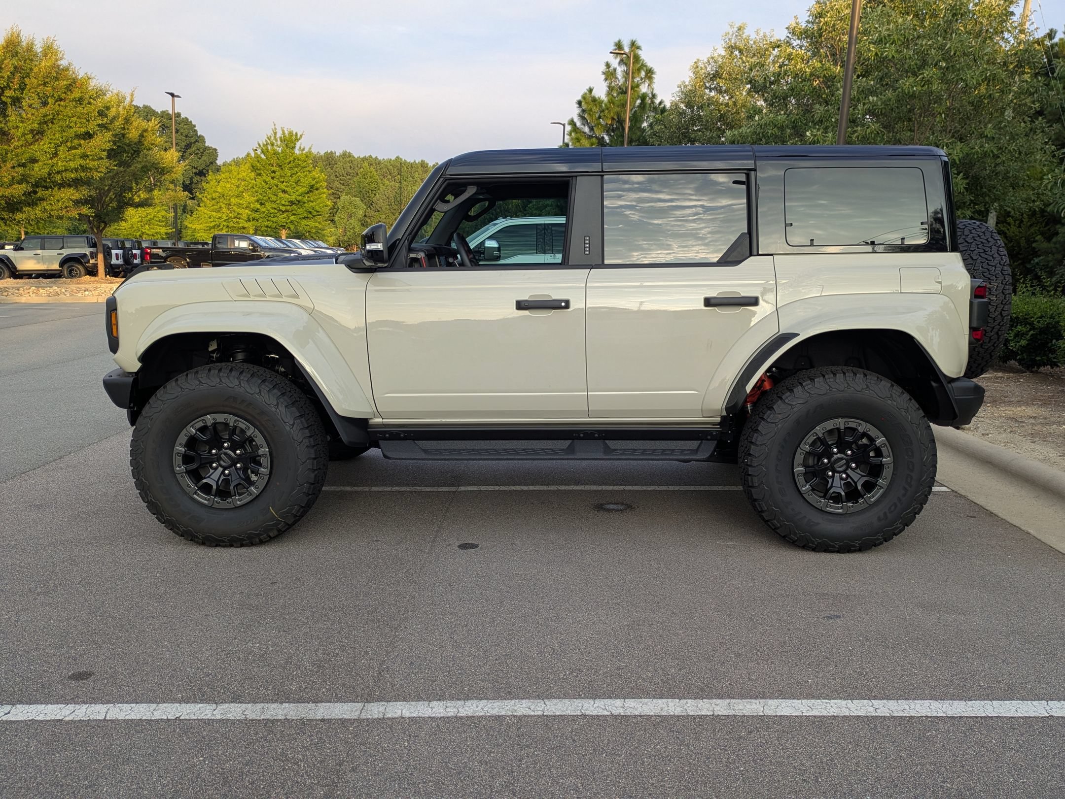New 2026 Ford Bronco Raptor AWD/4WD image 7