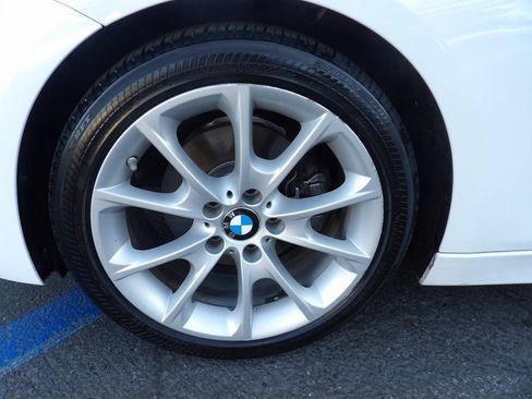 Used 2013 BMW 320i Sedan RWD image 16